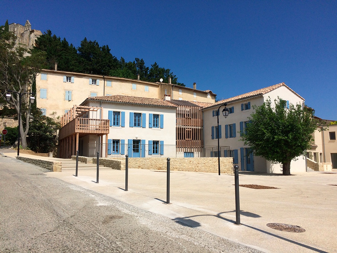 Roussas - Place & Logements Réhab tamtam architecture